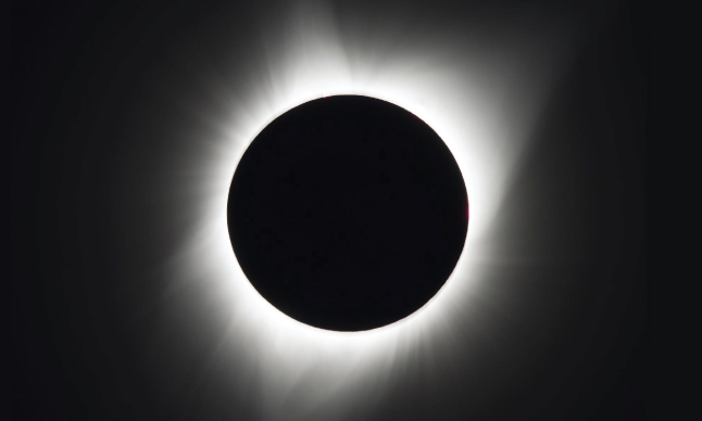 Éclipse totale de Soleil du lundi 21 août 2017 observée au-dessus de Madras, en Oregon.